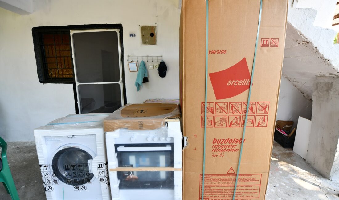 Fethiye Belediyesi, Seydikemer’de geçtiğimiz günlerde evi yanan bir vatandaşa yardım