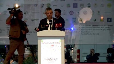 “Toprağımızı Vermiyoruz” mitingi  Özgür Özel: “Savaştayız, kötülükle savaşıyoruz. Biz kazanacağız, halk kazanacak,