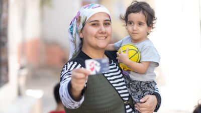 Anne Kart sayesinde çocuklarıyla sokağa çıkabiliyorlar 