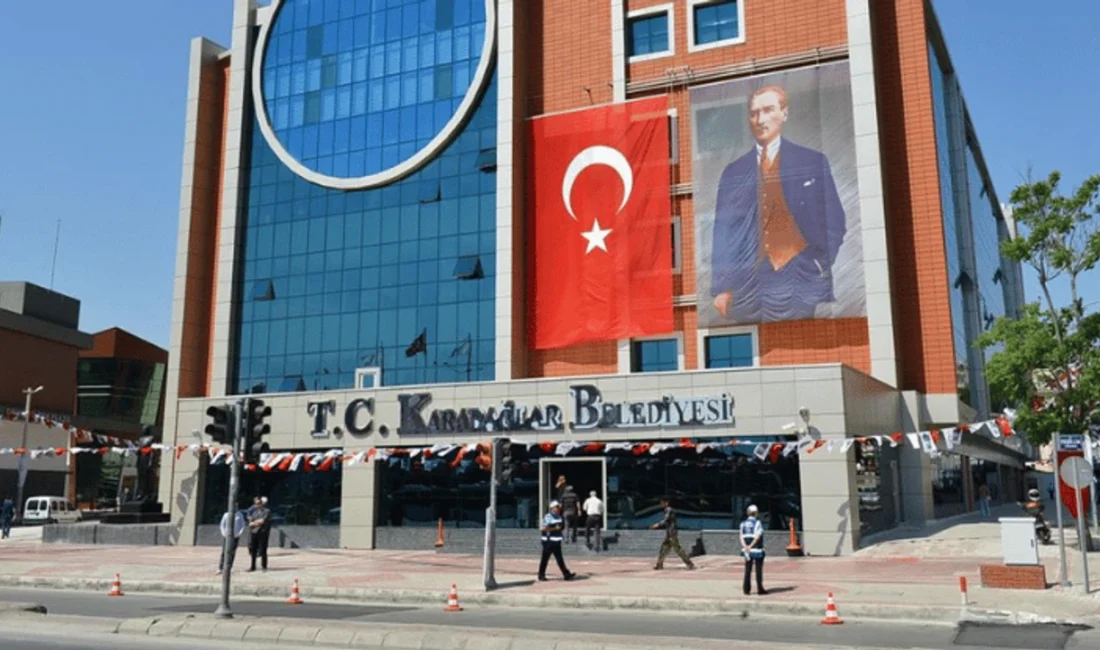İzmir’in Karabağlar ilçesinde CHP’li 9 belediye meclis üyesi, ilçe kongresi