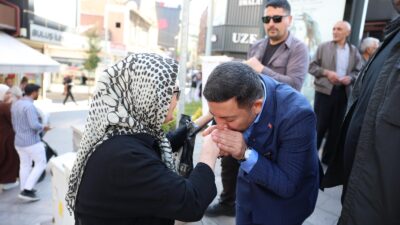 Başkan Arı’dan Festival Kapsamında Kabak Çekirdeği Hediyesi   Nevşehir Belediye