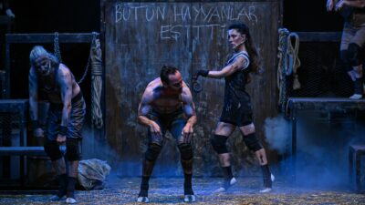 İzmir Enternasyonal Fuarı'nın kültür-sanat alanındaki önemli duraklarından Atatürk Açık Hava