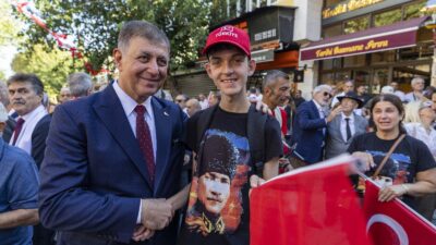 İzmir’de Geleneksel Zafer Yürüyüşü İzmir’in kurtuluşunun 103’üncü yıl dönümü kutlamaları