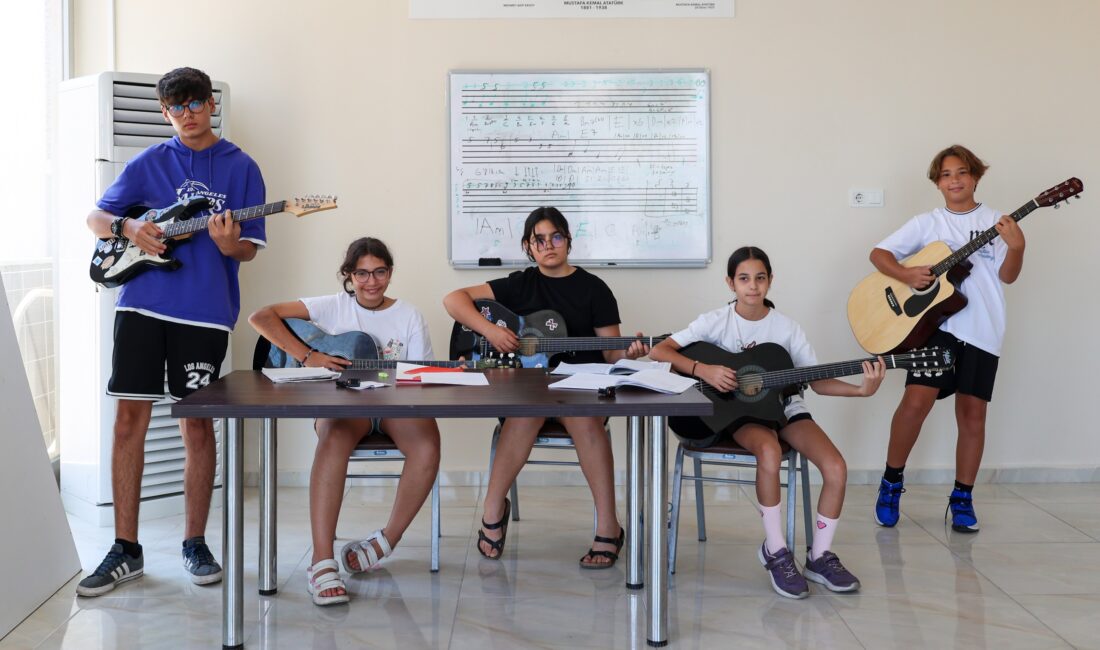 EFELER’İN MÜZİK AKADEMİSİ KAPILARINI AÇIYOR