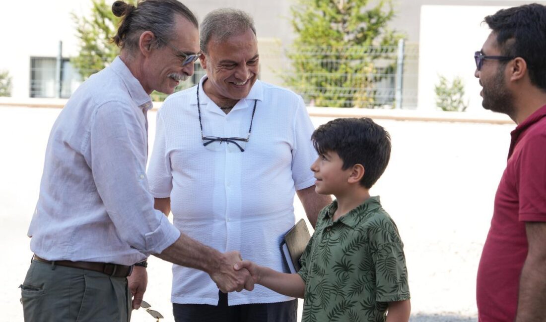 Etimesgut Belediye Başkanı Erdal Beşikcioğlu, vatandaşlardan gelen taleplerin hızlı bir