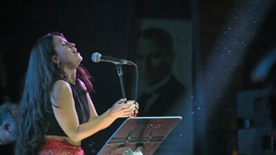 Osmangazi Belediyesi’nin 1 Eylül Dünya Barış Gününe özel düzenlediği konserde
