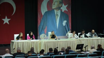 Konak Belediye Meclisi’nde savaş ve açlıkla mücadele eden Gazze’nin kardeş