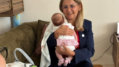 Bakırköy Belediyesi, yeni doğum yapan annelerin yanında olmak ve hayatını