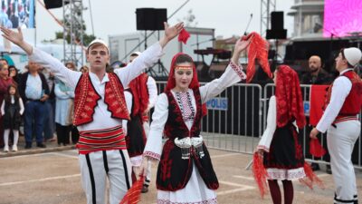 Nilüfer’de Balkan Panayırı ortak şarkıya dönüştü Nilüfer Belediyesi ile BAL-GÖÇ organizasyonuyla gerçekleşen Balkan Panayırı, iki gün