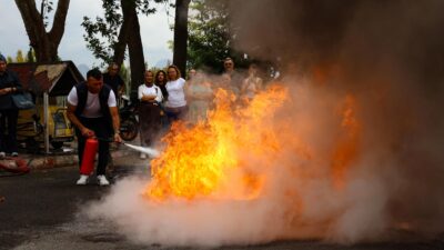 Antalya Büyükşehir Çalışanlarına Yangın Eğitimi ve Tatbikat Antalya Büyükşehir Belediyesi