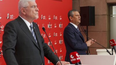 Cumhuriyet Halk Partisi Lideri Özgür Özel, partisinin Genel Merkezinde, İYİ