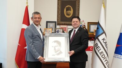 Cumhuriyet Halk Partisi Genel Başkanı Özgür Özel ve heyeti, bu