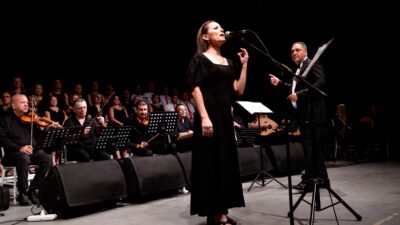 Kahramanlık türküleri ve zeybek gösterisi ile unutulmaz gece   Bornova