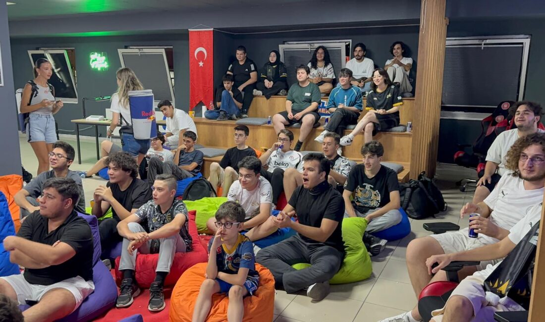 Keçiören Belediyesi, gençlerin teknoloji ve dijital kültüre olan ilgisini desteklemek