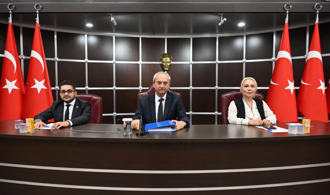 Kepez Belediye Meclisi, Antalya basın camiasında görev yapmış ve yakın