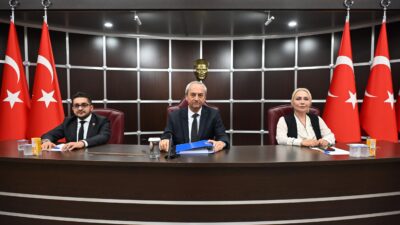 Kepez Belediye Meclisi, Antalya basın camiasında görev yapmış ve yakın