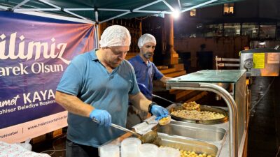 Ortahisar Belediyesi tarafından Mevlit Kandili dolayısıyla, ilçede belirlenen camilerin önlerinde