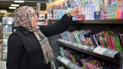 Esenyurt Belediyesi’nden Öğrencilere “Eskart” Desteği Esenyurt Belediyesi, öğrencilerin eğitim hayatına