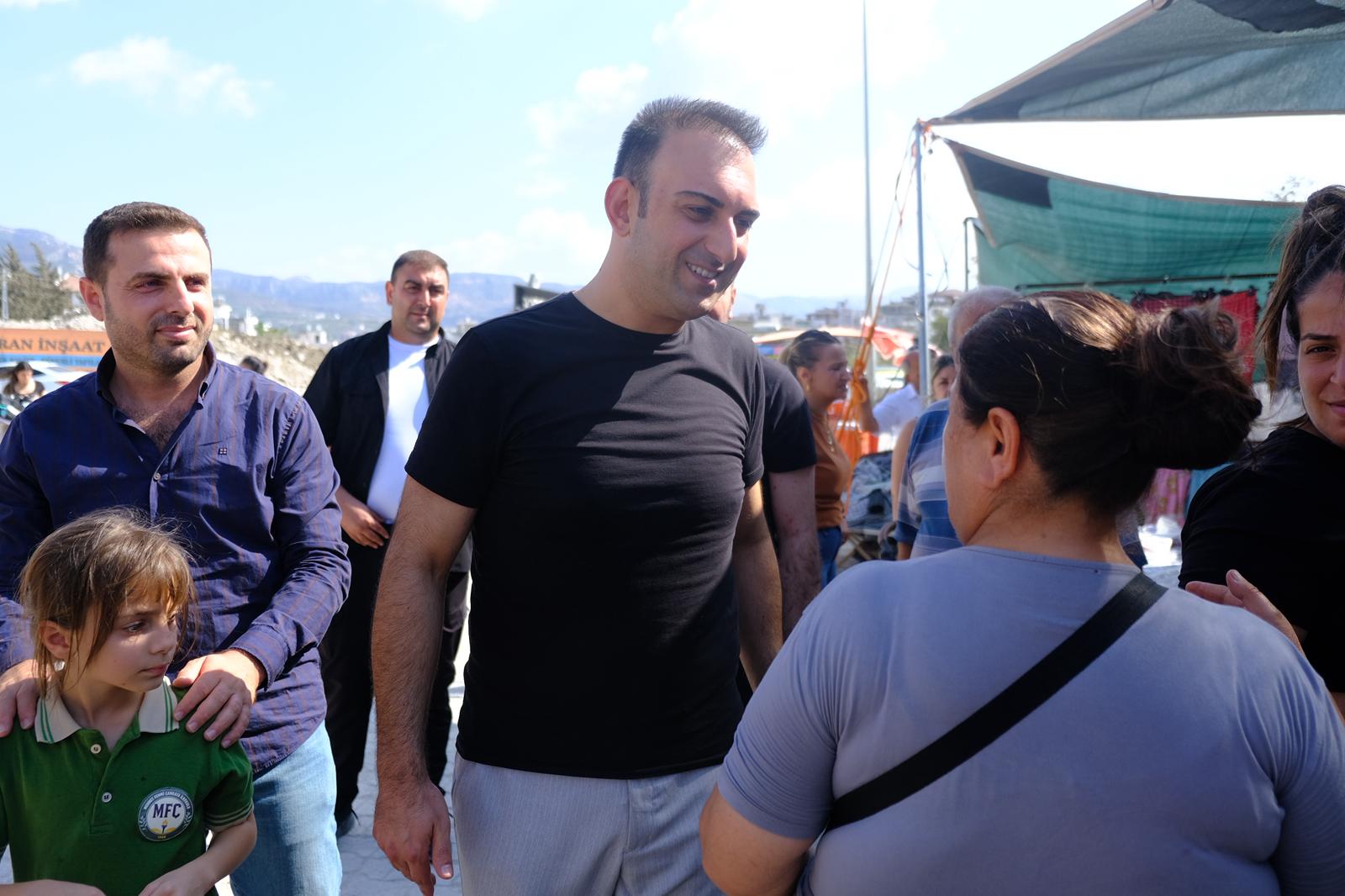 Defne Belediye Başkan Halil İbrahim Özgün Pazar Yerinde Vatandaşlarla Buluştu