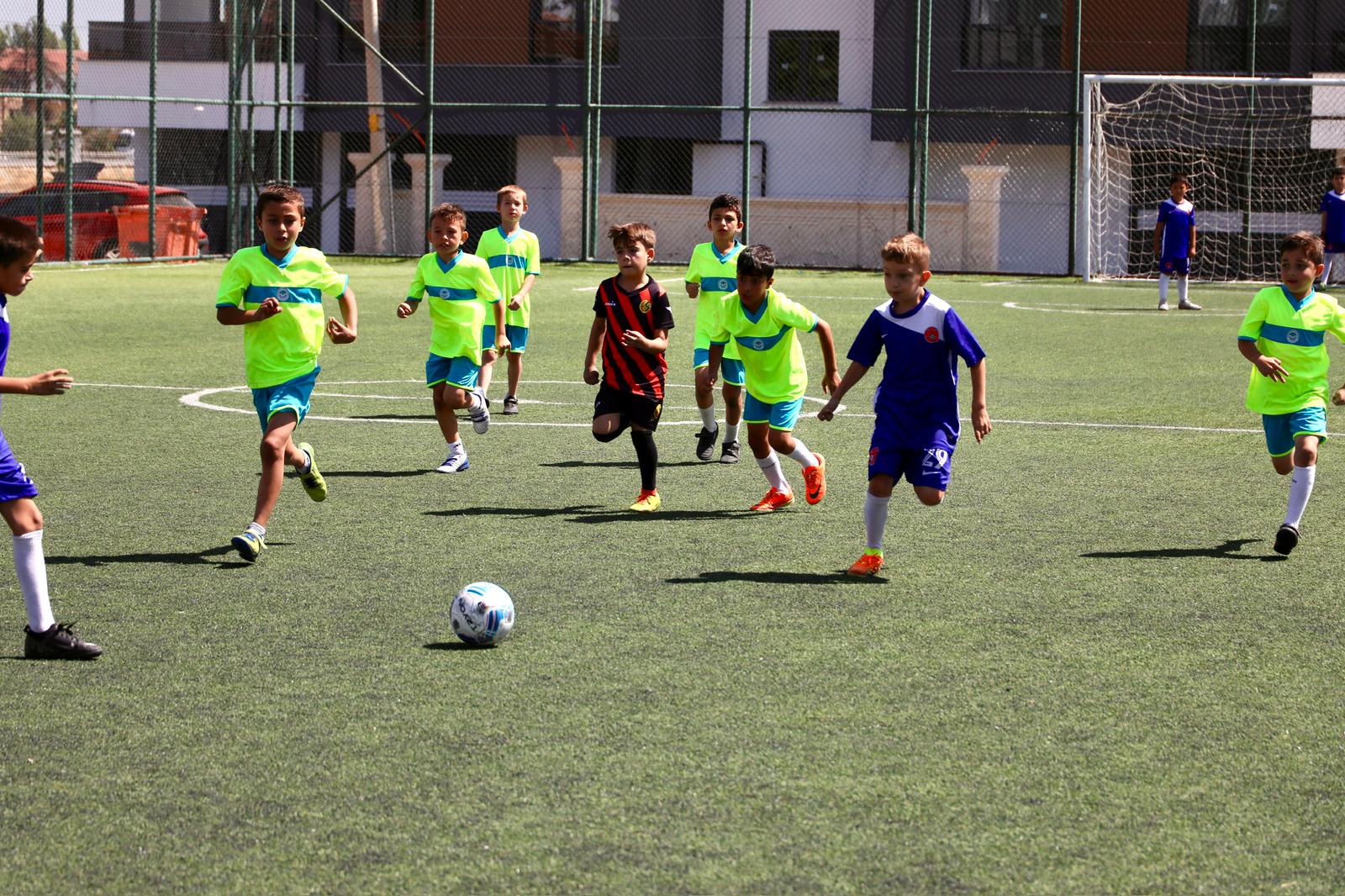 Odunpazarı Belediyesi’nden Çocuklara Futbol Kış Okulu Odunpazarı Belediyesi, çocuklara spor