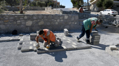 Kuşadası Belediyesi Park ve Bahçeler Müdürlüğü ekipleri tarafından Kadınlar Denizi Mahallesi’ne
