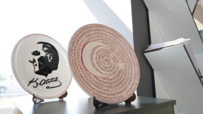 ‘Mavinin Lâl Hali’ Sanatseverlerle Buluşuyor Balıkesir Büyükşehir Belediye Başkanı Ahmet