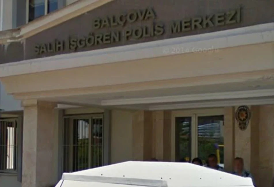İzmir’in Balçova ilçesinde bulunan Salih İşgören Polis Merkezi‘ne bu sabah