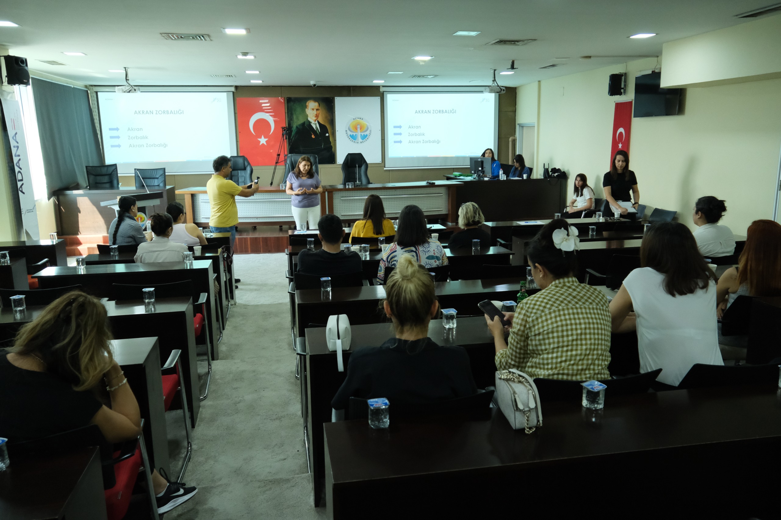 Adana Büyükşehir’den Velilere Eğitim Adana Büyükşehir Belediyesi Kadın ve Aile