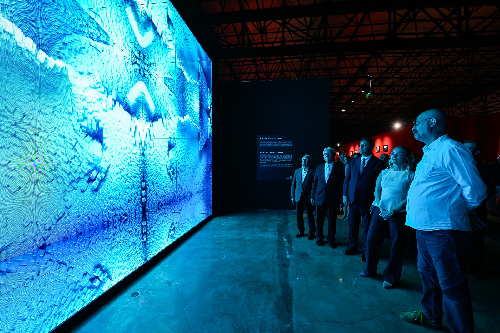 Refik Anadol Sergileri Yoğun İlgi Üzerine 21 Aralık’a Kadar Uzatıldı