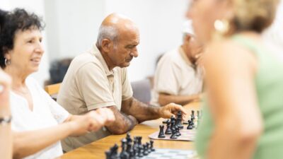 Yaş Almak, İzmir’de Güzel 1 Ekim Dünya Yaşlılar Günü, ileri
