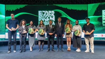 Ezber Bozan Tasarımcılar Ödüllerine Kavuştu Bu yıl eko-tasarım temasıyla beşinci