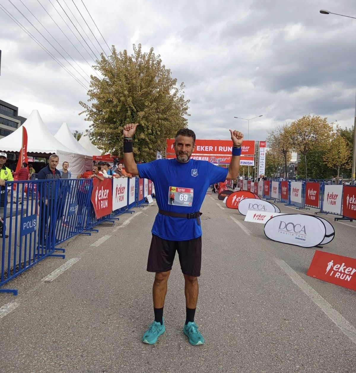 Yunusemre Belediyespor'un maratoncusu Kerem Karay, 12.Eker-Run Uludağ Maratonu'nda 42 kilometrelik