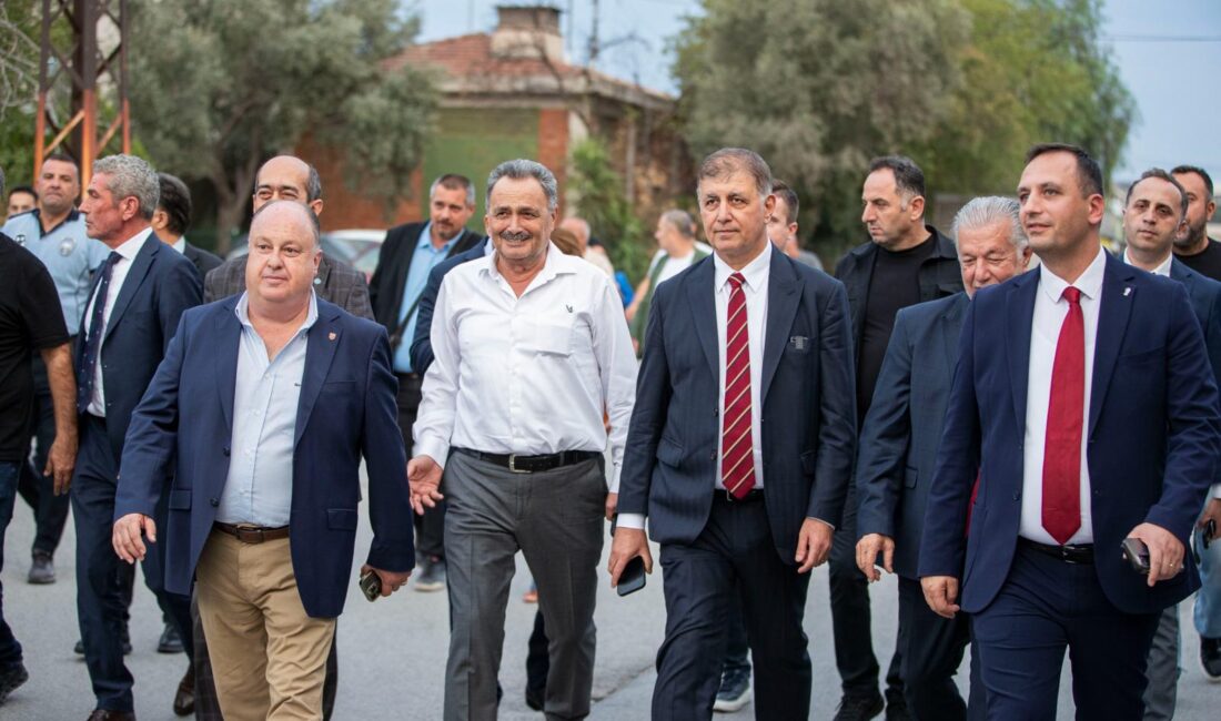 Cemil Tugay Ayakkabıcılar Sitesi Esnafını Ziyaret Etti İzmir Büyükşehir Belediye