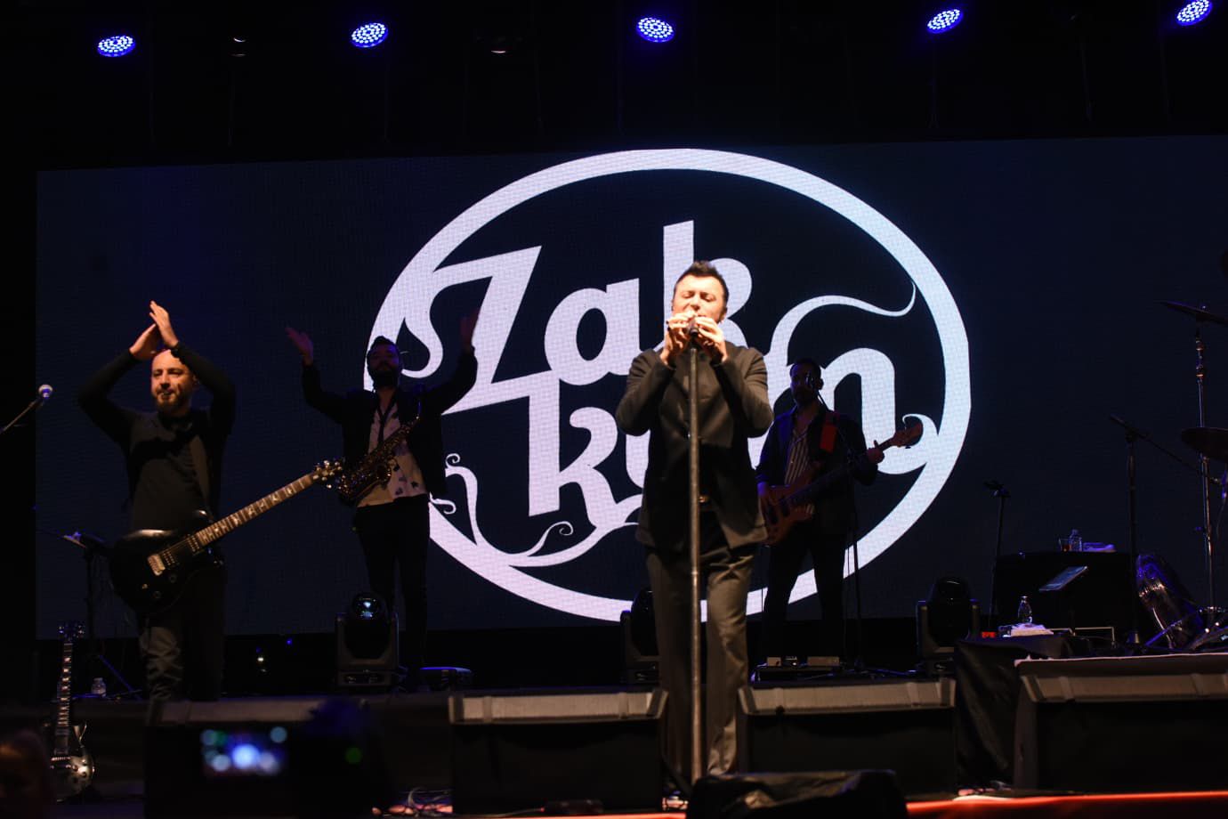 Altınordu’da Cumhuriyet Bayramı Coşkusu: Zakkum Konserine Yoğun Katılım Altınordu Belediyesi’nin