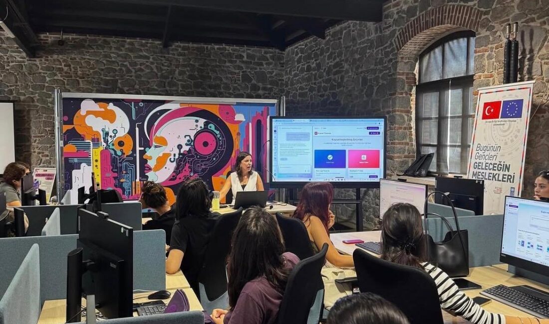 İzmir Büyükşehir’den Gençlere “Canva” Eğitimi İzmir Büyükşehir’den Gençlere “Canva” Eğitimi İzmir Büyükşehir Belediyesi, gençlerin dijital