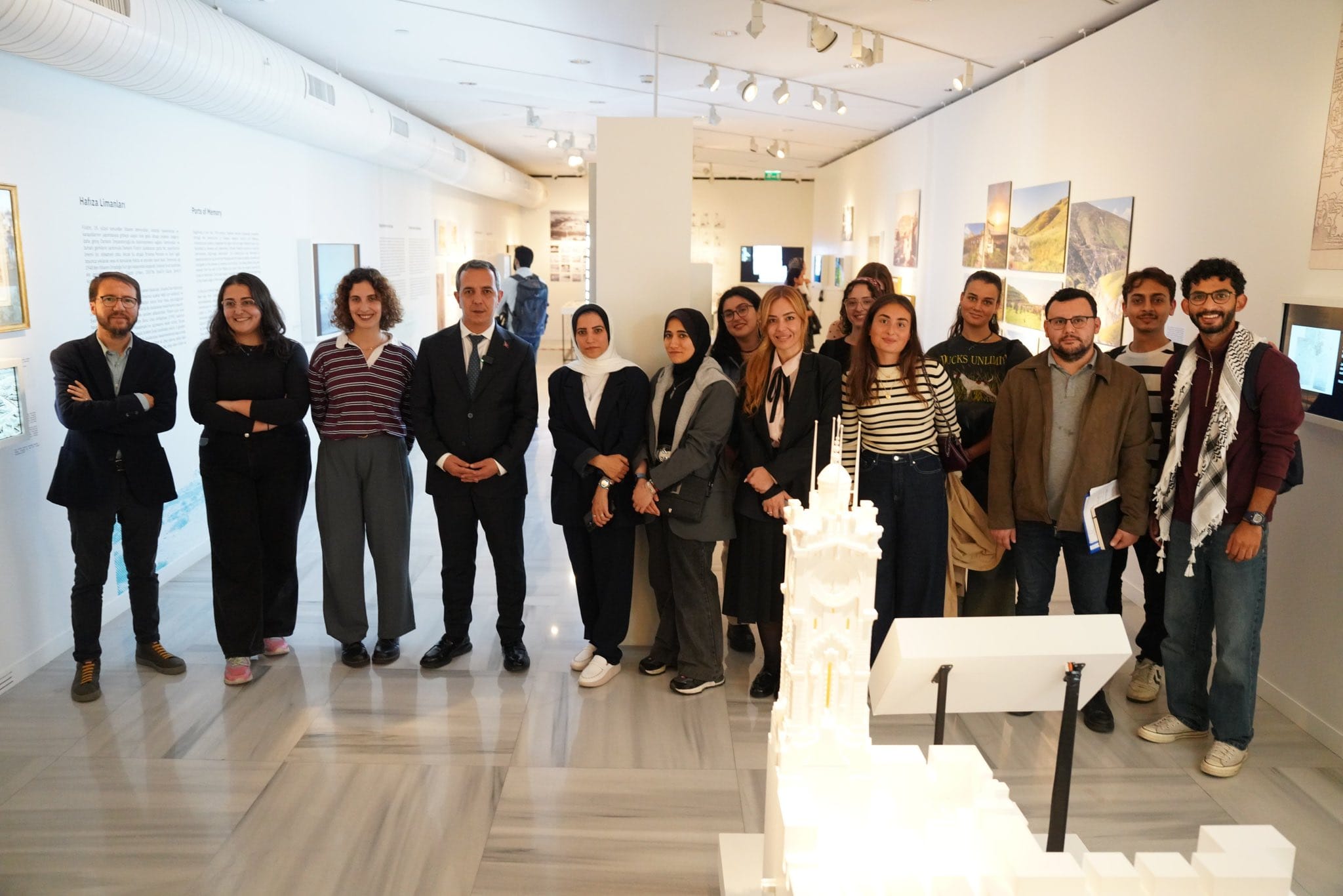 Beyoğlu’nda “Kuşbakışı Filistin” Sergisi’ne Özel Tur Düzenlendi Avrupa Miras Günleri