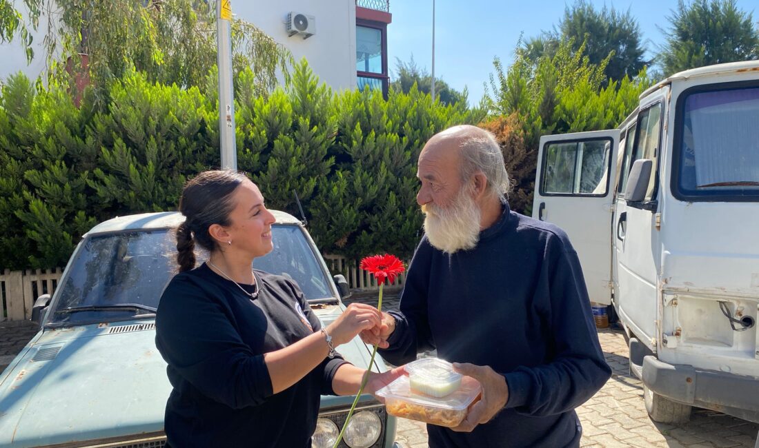 Yaşlılar Haftası’nda Güzelbahçeli Gençlerden Anlamlı Ziyaretler Güzelbahçe Belediyesi Gençlik Kulübü,