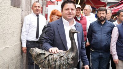 Kadıköy Çarşısı’nın unutulmaz simgelerinden biri olan Kaz Rodi’nin anısı yeniden