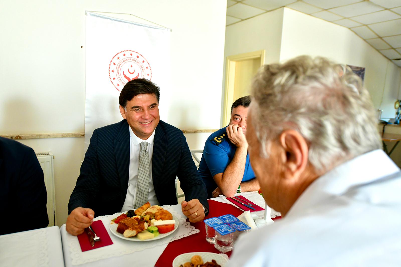 1 Ekim Dünya Yaşlılar Günü Vesilesiyle Fethiye Belediyesi Huzurevi’ne Anlamlı