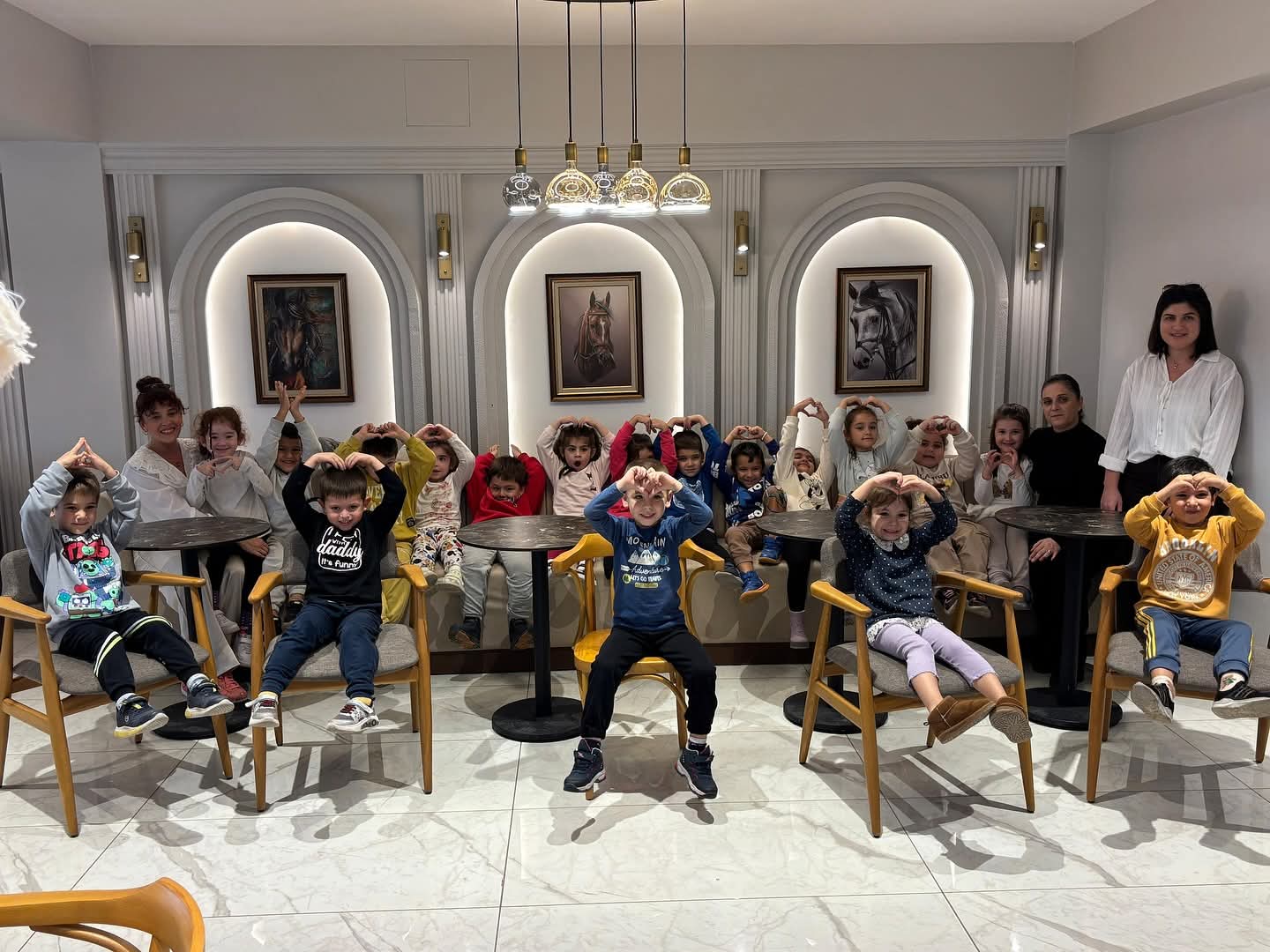 Bandırma Belediyesi’nden Çocuklara Unutulmaz Bir Gün Bandırma Belediyesi, kentteki çocukların