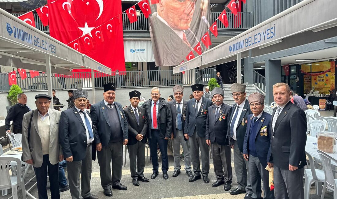 Bandırma’da Cumhuriyet Coşkusu: Geleneksel Cumhuriyet Yemeği’nde Birlik ve Dayanışma Bandırma’da Cumhuriyet Coşkusu: Geleneksel Cumhuriyet Yemeği’nde Birlik ve Dayanışma Bandırma