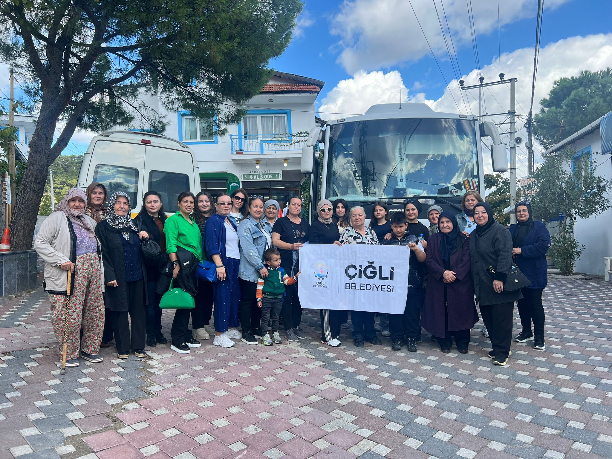 Çiğli Belediyesi’nden Kadınlara Kültürel Gezi: Nazarköy’ün Büyülü Atmosferine Yolculuk Çiğli