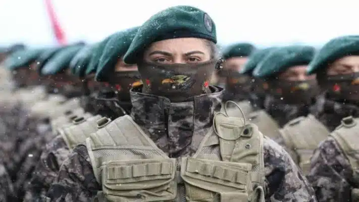 Kadınlara Zorunlu Askerlik Gündeminde Mi? Tbmm’ye Sunulan Dilekçe Tartışma Yarattı