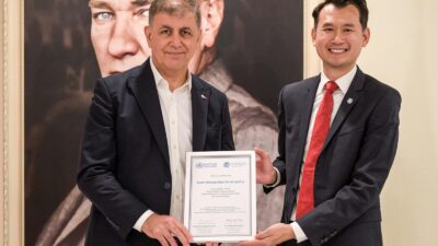 İzmir’in Yaşlı Dostu Şehir Unvanı Tescillendi İzmir Büyükşehir Belediye Başkanı