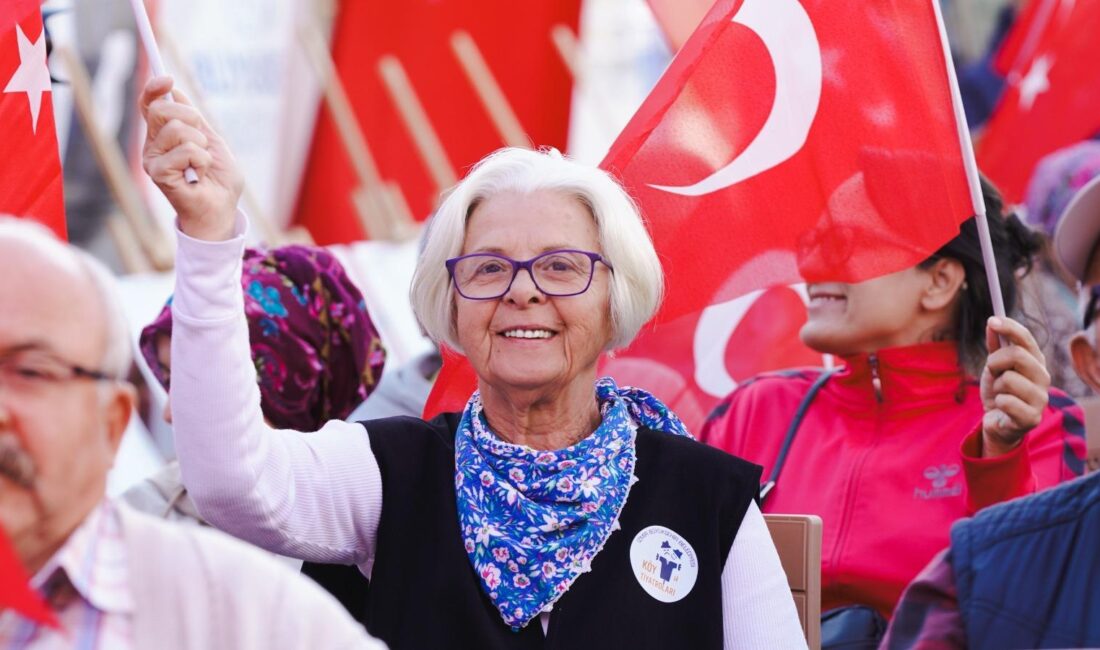 Bayram Coşkusu İzmir’in Dört Bir Yanında: “Cumhuriyet Her Yerde” İzmir