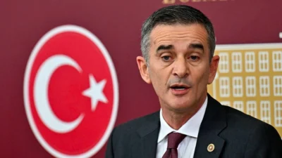 Ümit Dikbayır, 21 Ekim 2025 tarihinde Cumhuriyet Halk Partisi'ne (CHP)