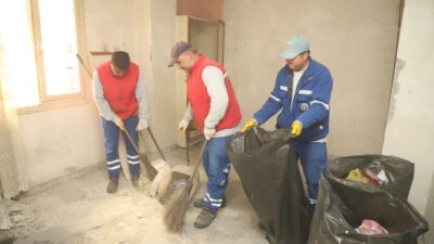 Turgutlu Belediyesinden Çöp Ev Temizliği Turgutlu Belediyesinden Çöp Ev Temizliği Turgutlu Belediyesi Temizlik İşleri Müdürlüğü