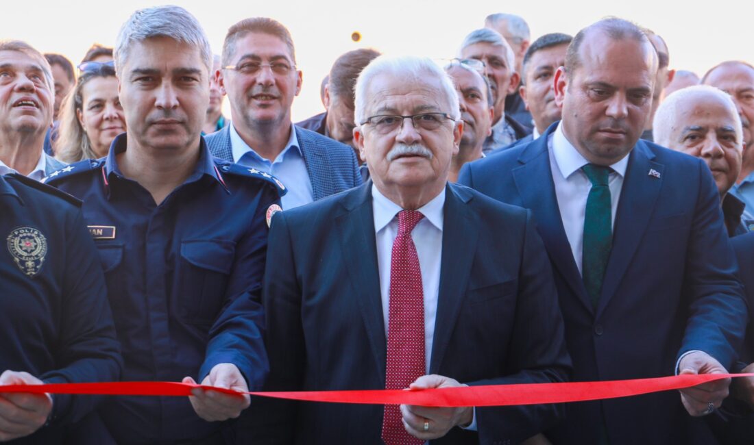 Burhaniye Muhtarlar Derneği Açıldı T.C. Burhaniye Muhtarlar Derneği’nin açılışı, Hacıahmet