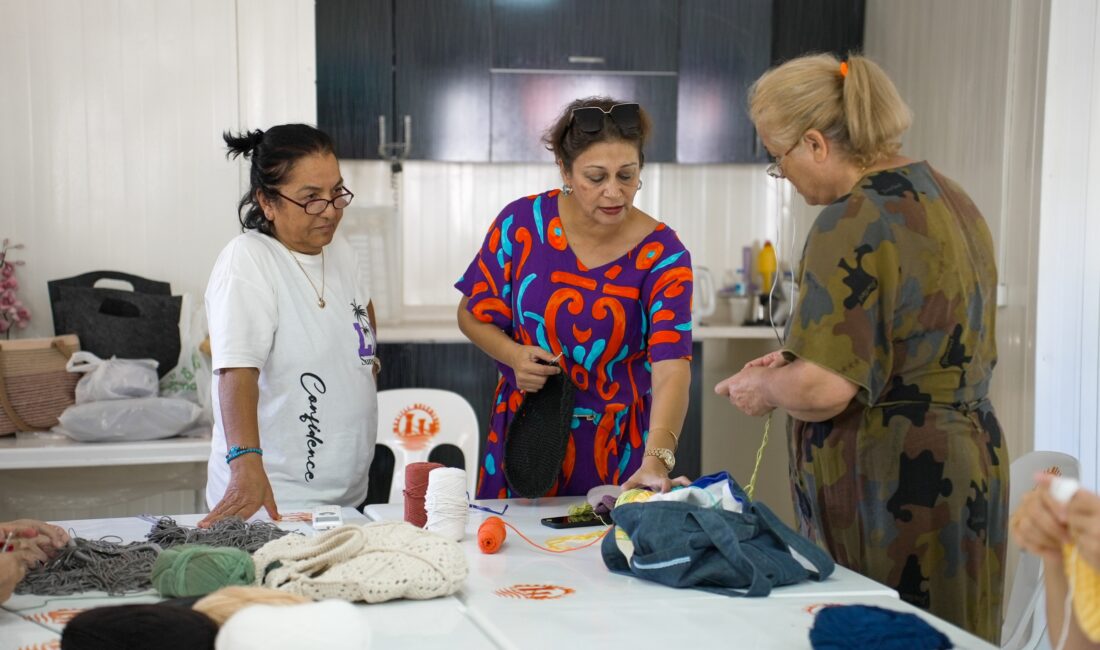Mezitli’de Kadın ve Aile Atölyelerine Yoğun İlgi: Kadınlar Hem Üretiyor Hem Sosyalleşiyor Mezitli Belediyesi Kadın ve Aile Hizmetleri Müdürlüğü'ne bağlı Kadın ve