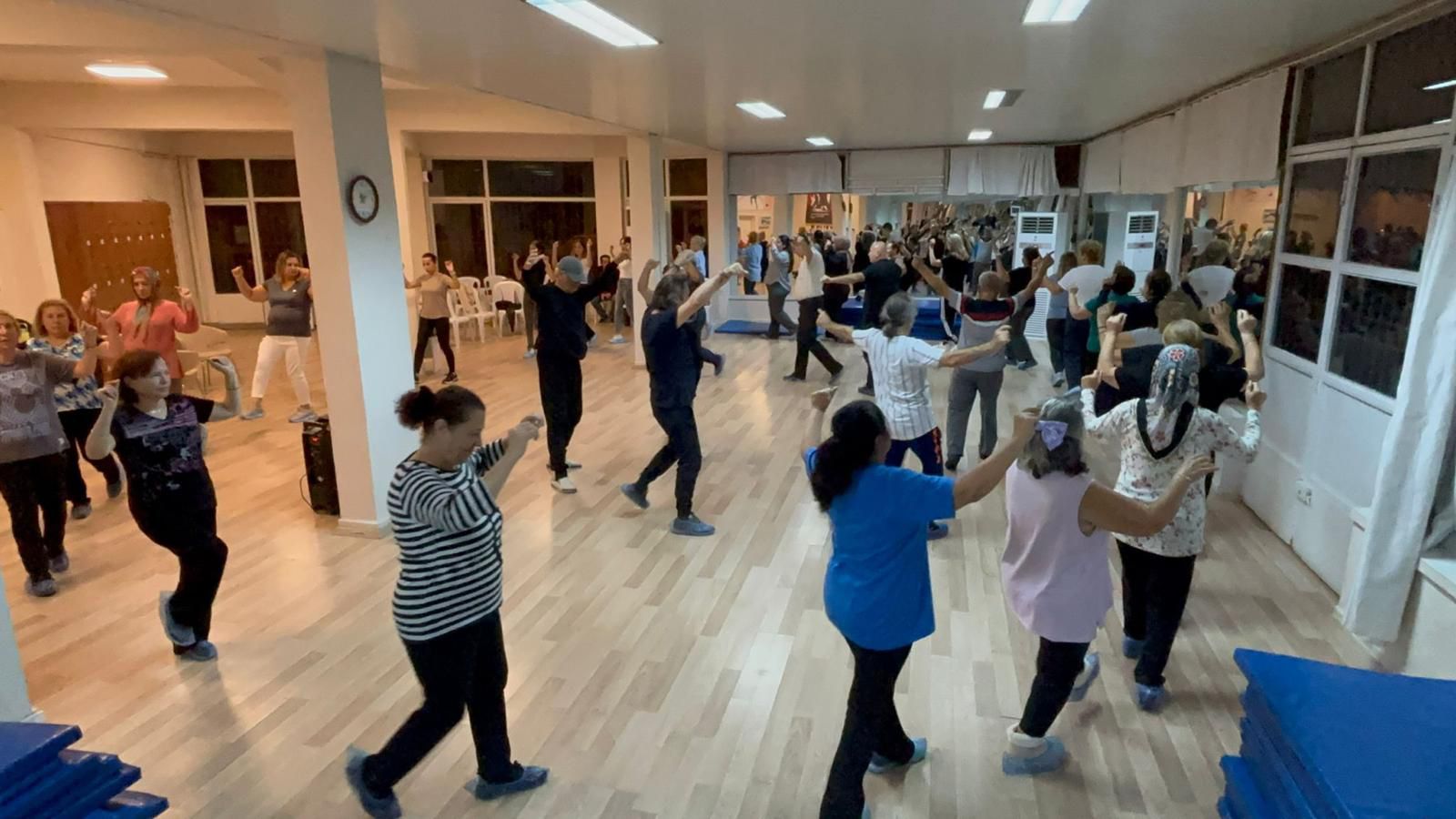Efeler’de Halk Oyunları Kursu Yoğun Katılımla Başladı Efeler Belediyesi kültür